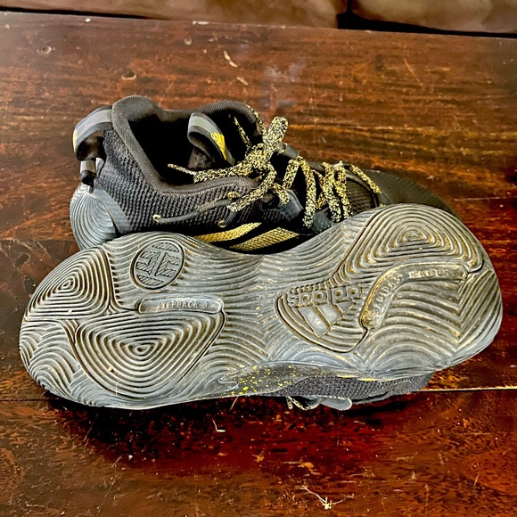 Harden Stepback 3 Basketball Shoe - Picture 3 of 3